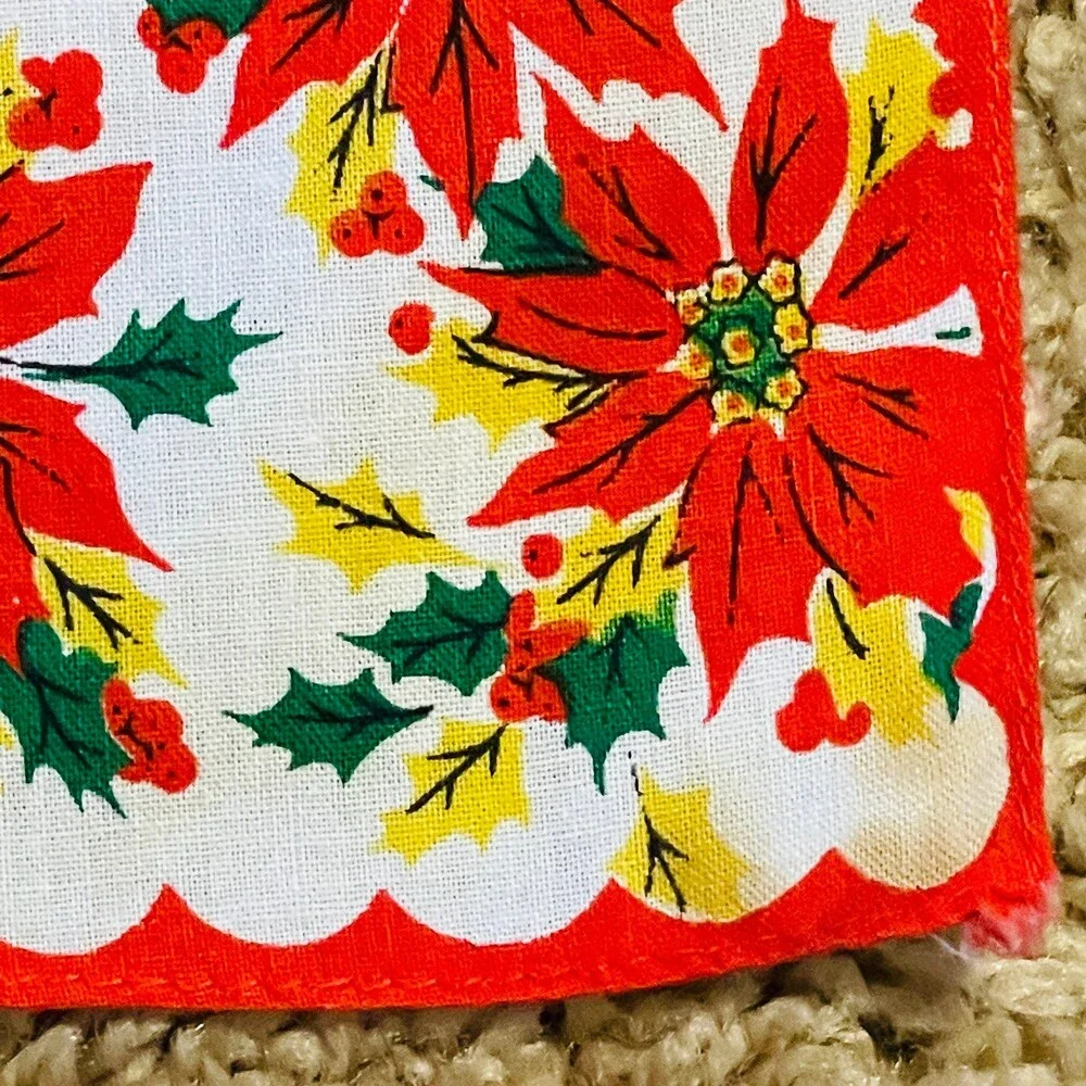 Set of 4 Vintage Poinsettia Holiday Christmas Cotton Napkins 60s